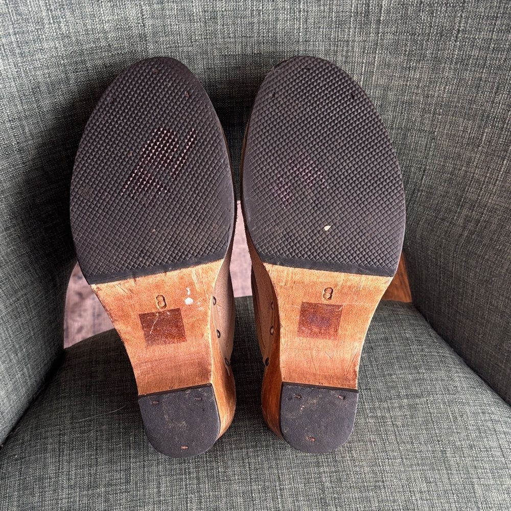 Candie's Y2K platform studded wooden heel Beige tan Suede Mules Heel Women 8 GUC - Picture 9 of 11
